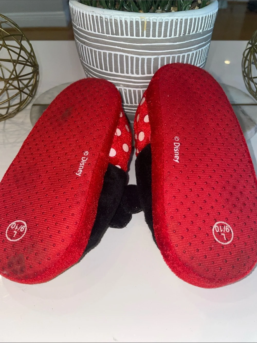 Disney Minnie Mouse Red & Black Plush Kids Slippers